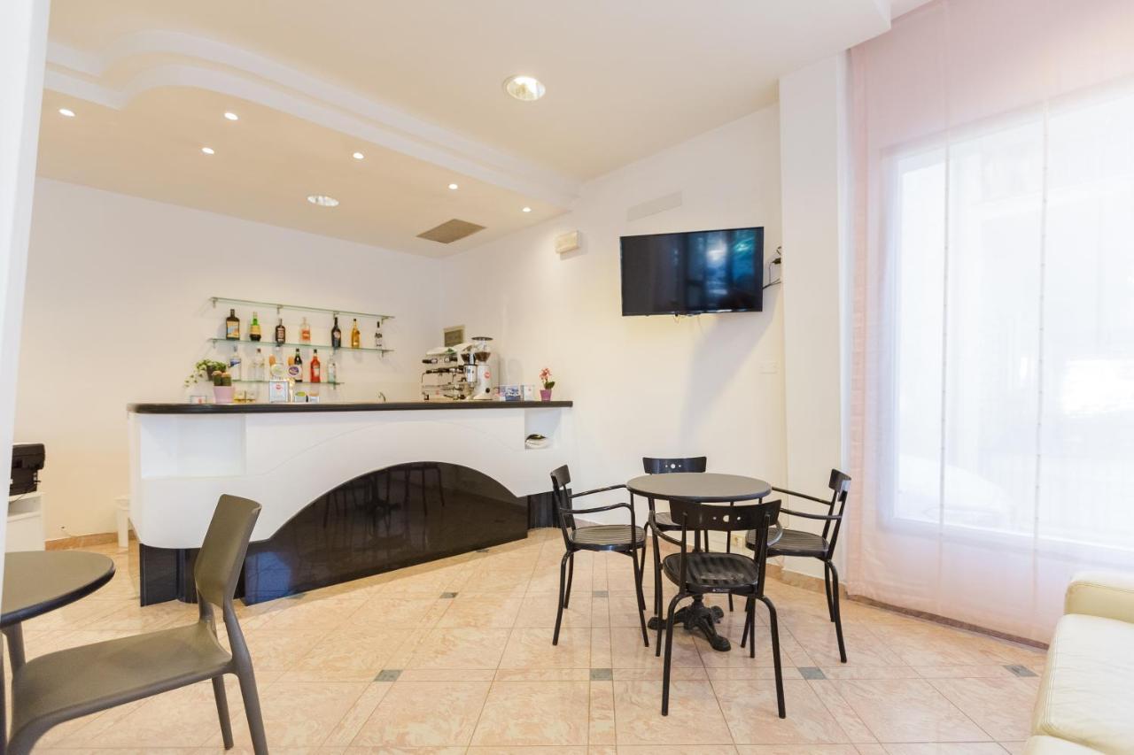 Hotel Altamarea Мисано Адриатико Екстериор снимка