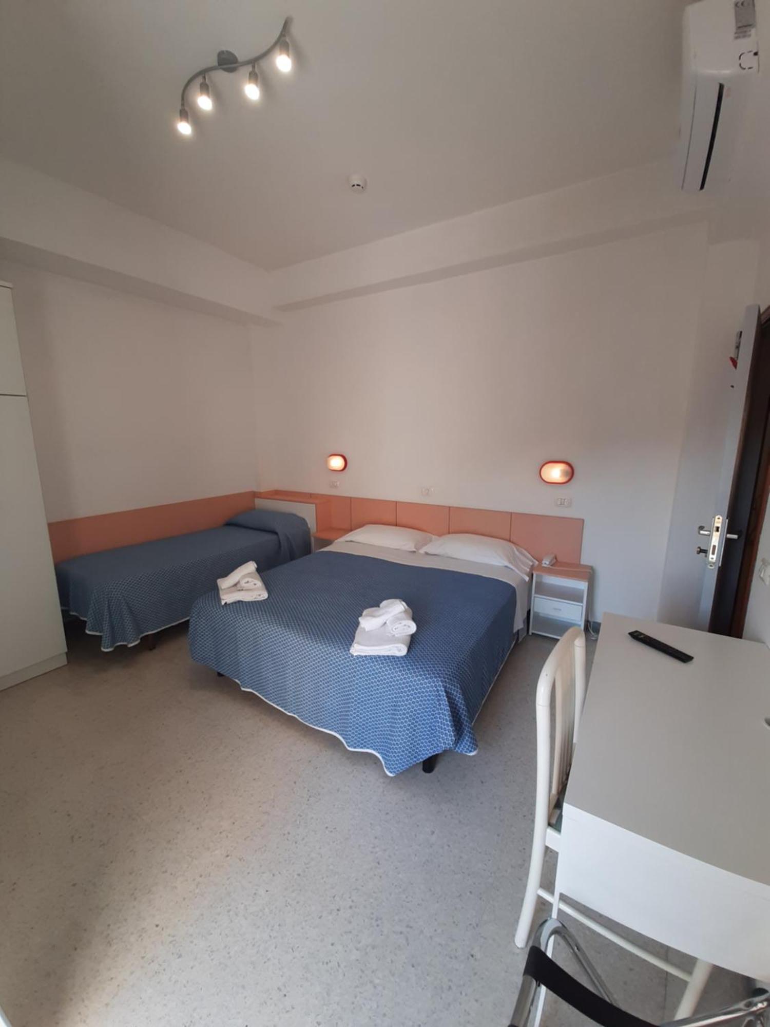 Hotel Altamarea Мисано Адриатико Екстериор снимка
