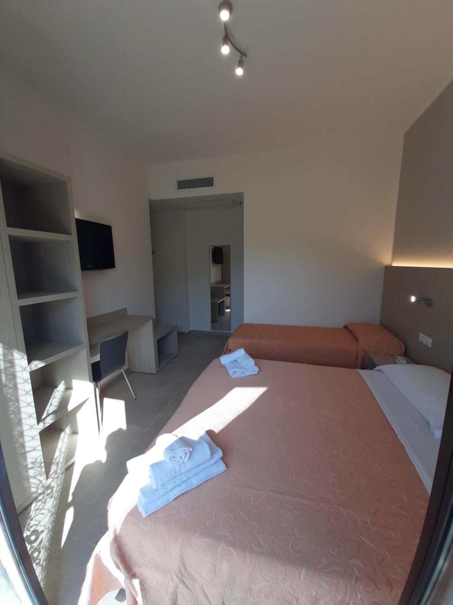 Hotel Altamarea Мисано Адриатико Екстериор снимка