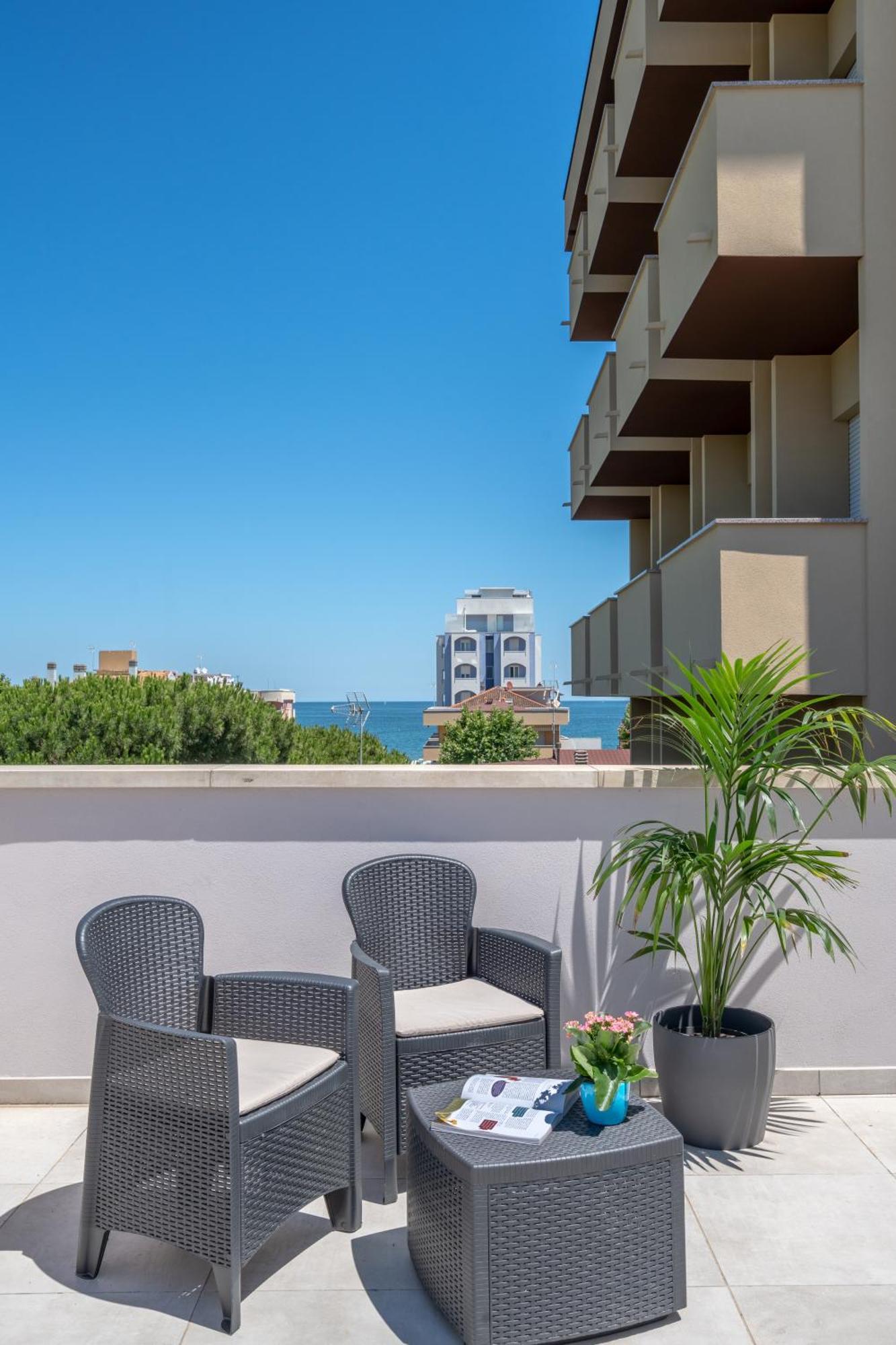 Hotel Altamarea Мисано Адриатико Екстериор снимка